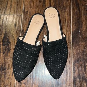 Black Slide Sandal Size 6.5